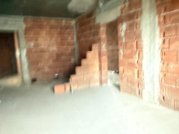 Casă individuală cu 6 camere cu Canalizare în Calea Urseni