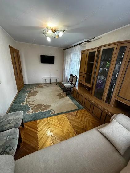 Apartament cu 3 camere decomandat în Șagului