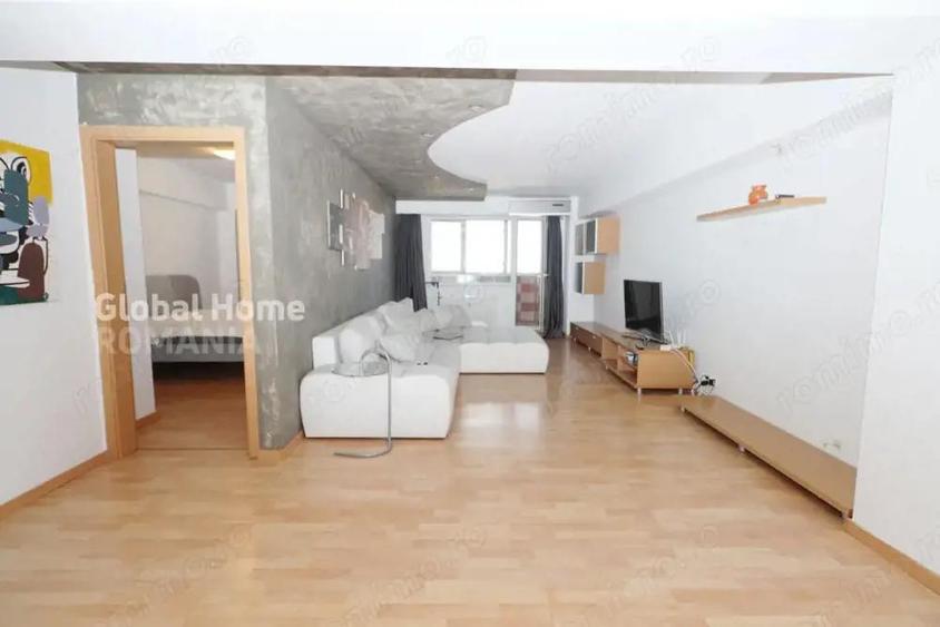 Apartament cu 3 camere semidecomandat, mobilat în 1 Mai