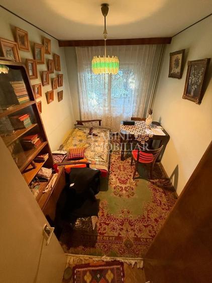 Apartament cu 4 camere, mobilat în Podu Roș