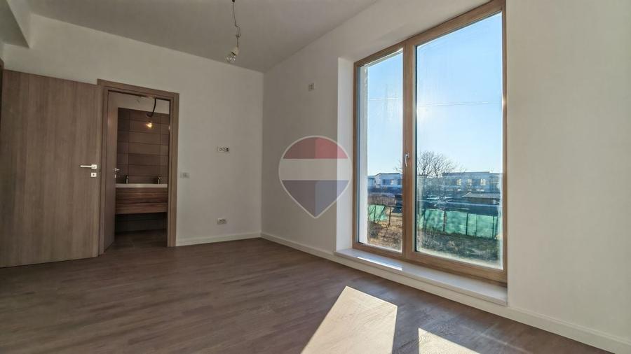 Duplex cu 4 camere cu Teren 250 Mp în Odăi