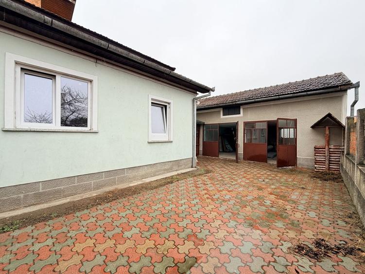 Casă individuală cu 5 camere cu Canalizare în Mircea cel Bătrân