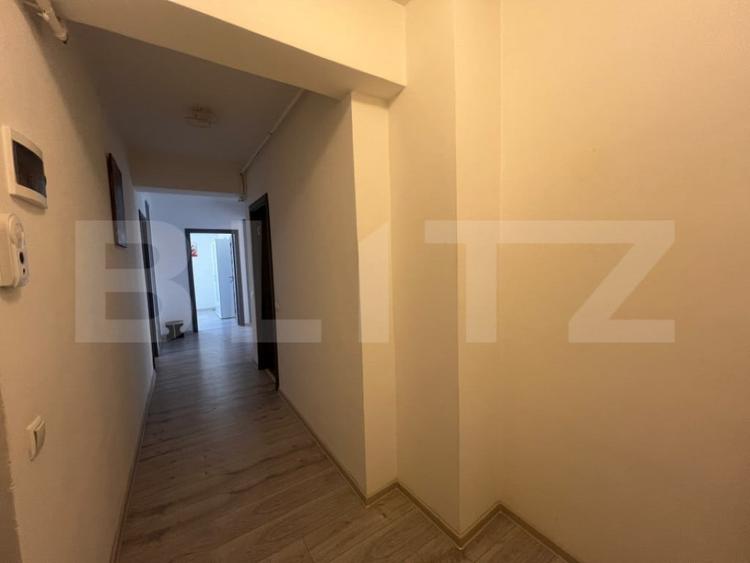 Apartament cu 3 camere semidecomandat în Florești