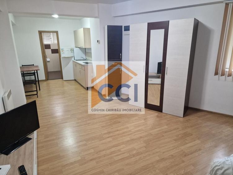 Garsonieră decomandată în Cornișa