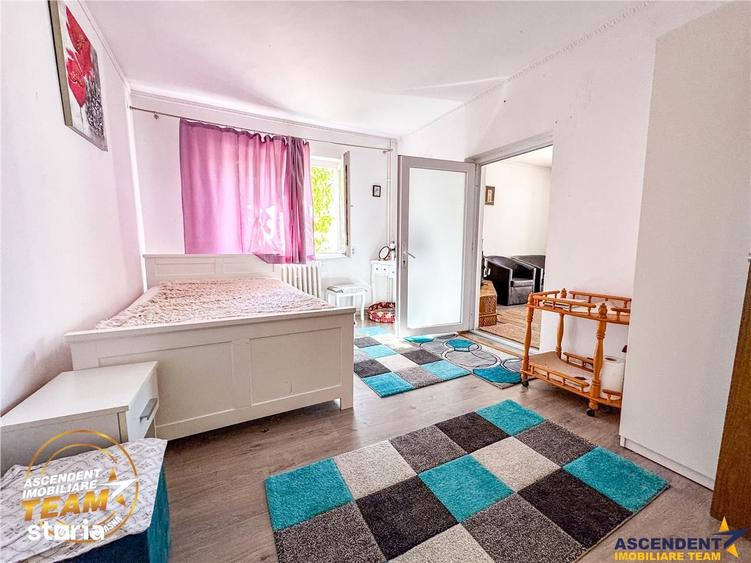 Casă cu 5 camere cu Teren 400 Mp în Simeria