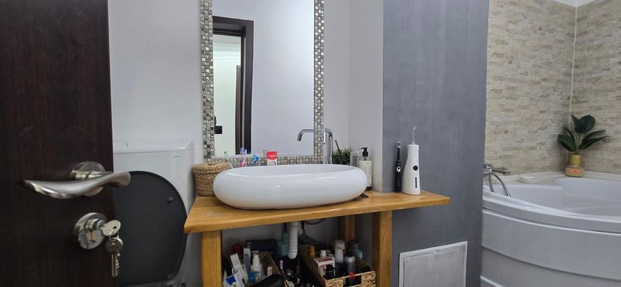 Apartament cu 3 camere decomandat, mobilat în Ultracentral