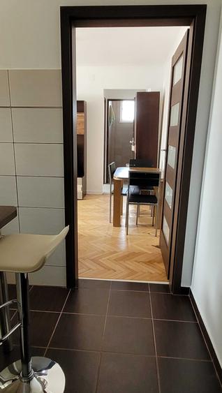 Chirie apartament cu 2 camere, semidecomandat 32 mp. Cluj-Napoca, cartier Gheorghieni etaj 3/4 - 6