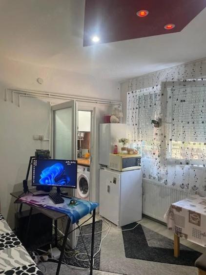 Garsonieră decomandată în Central