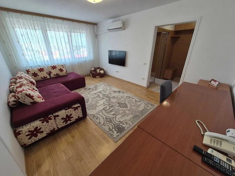 Apartament cu 2 camere semidecomandat, mobilat în Tomis II