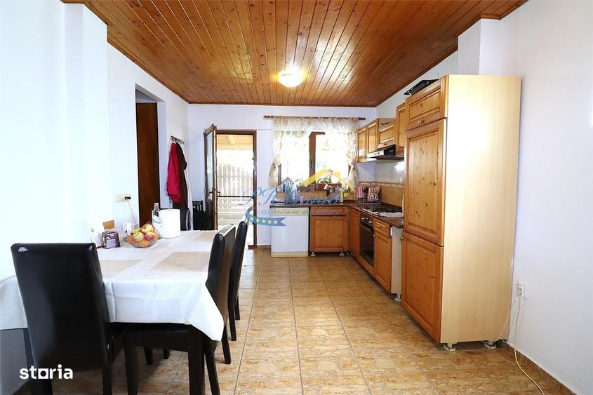 Casă cu 4 camere în Central