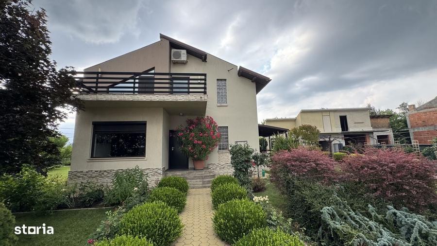 Casă cu 4 camere în Central