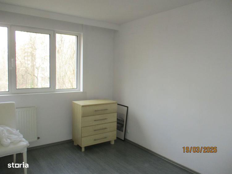 Apartament cu 3 camere decomandat în Drumul Taberei — fotografia 1