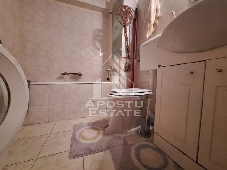 Apartament cu 4 camere decomandat în Aurel Vlaicu