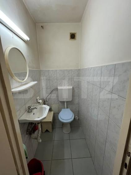 Apartament cu 3 camere decomandat, mobilat în Central