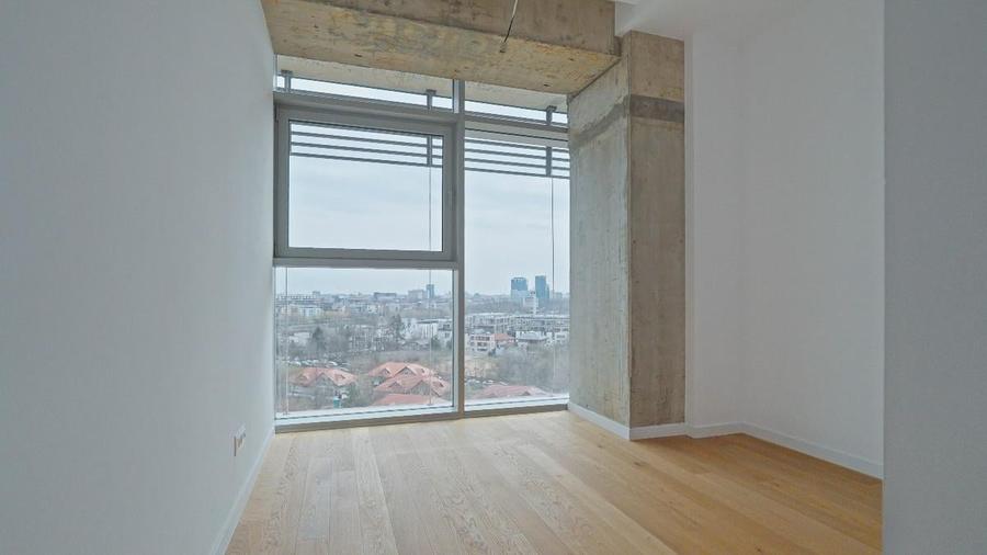 Apartament cu 4 camere semidecomandat în Aviației