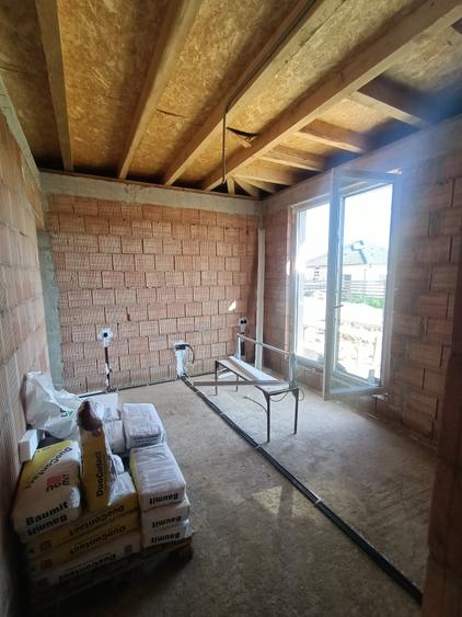 Casă individuală cu 4 camere cu Teren 600 Mp în Corușu