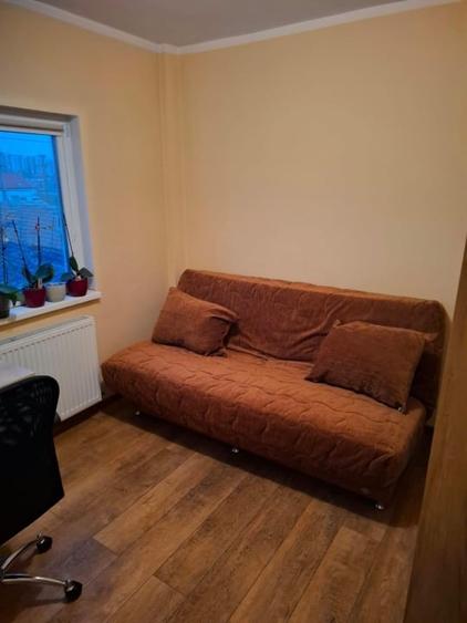 Apartament cu 4 camere decomandat, mobilat în Confecții