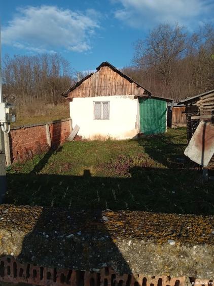Casă cu 2 camere cu Teren 3754 Mp în Costișa