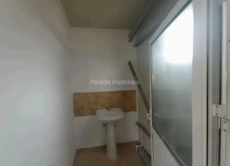 Spațiu comercial, de 1,000 mp, în Bolintin-Vale