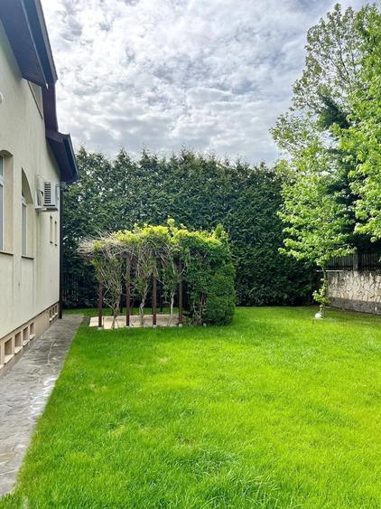 Casa superba langa padure, teren 1000 mp, incalzire in pardoaseala, garaj - 3