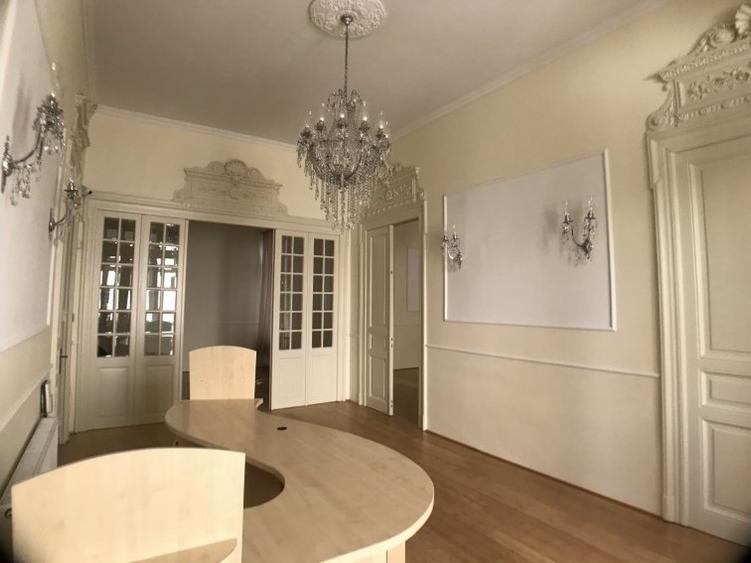 Casă cu 13 camere cu Teren 458 Mp în Armeneasca