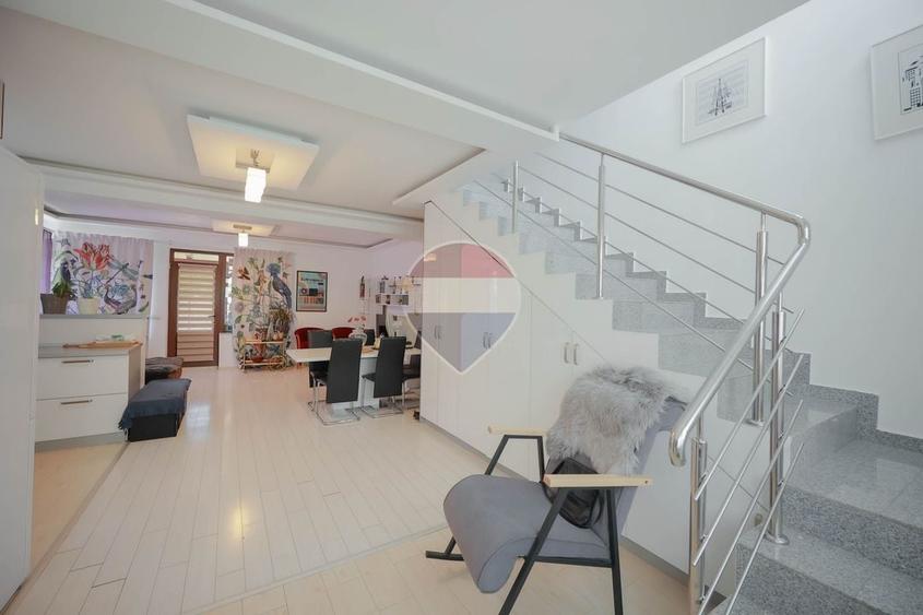Duplex cu 4 camere cu Teren 252 Mp în Sântandrei