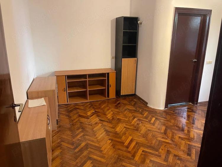 Garsonieră decomandată în Cișmigiu