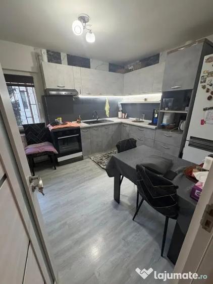 Apartament cu 3 camere decomandat în Pantelimon