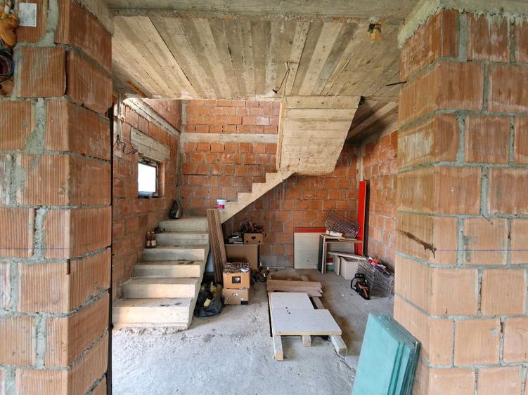Casă cu 4 camere în Breaza de Sus