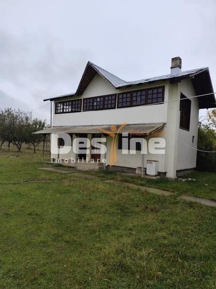 Casă cu 6 camere cu Teren 11250 Mp în Ștubeiu