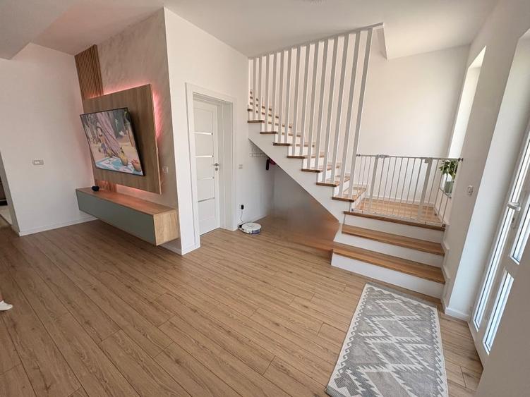 Duplex cu 4 camere cu Canalizare în Valea Lupului