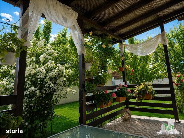 Casă cu 4 camere în Ostratu