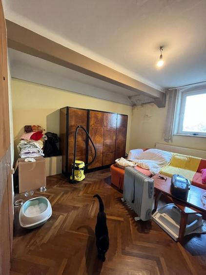 Apartament cu 3 camere semidecomandat, mobilat în Grivița