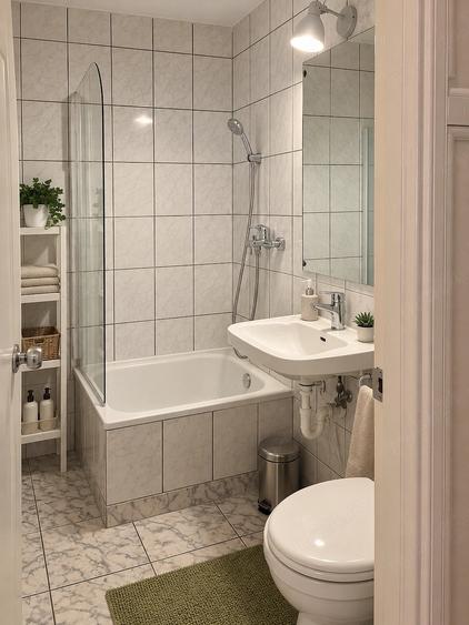 Apartament cu 3 camere decomandat, mobilat în Tei