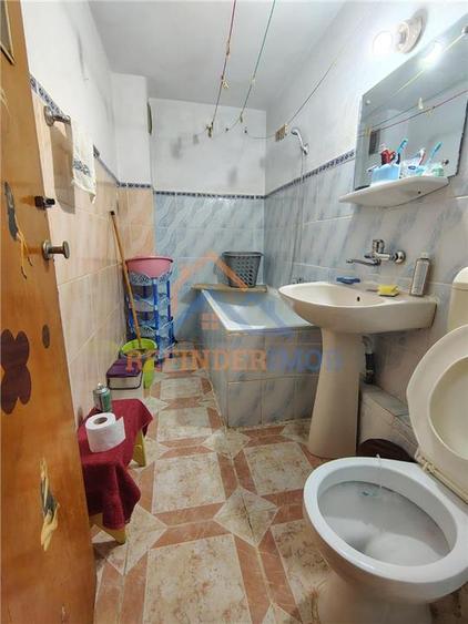 Apartament cu 3 camere decomandat în Sebastian