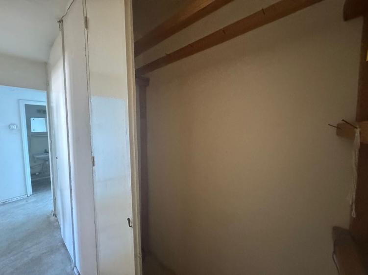 Apartament cu 4 camere decomandat în Vasile Aaron