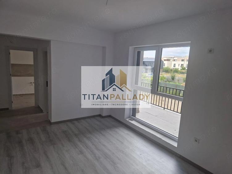 Garsonieră decomandată în Titan