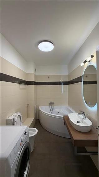 Apartament cu 3 camere semidecomandat, mobilat în Zorilor