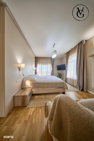 Casă cu 7 camere decomandat cu Teren 346 Mp în Central