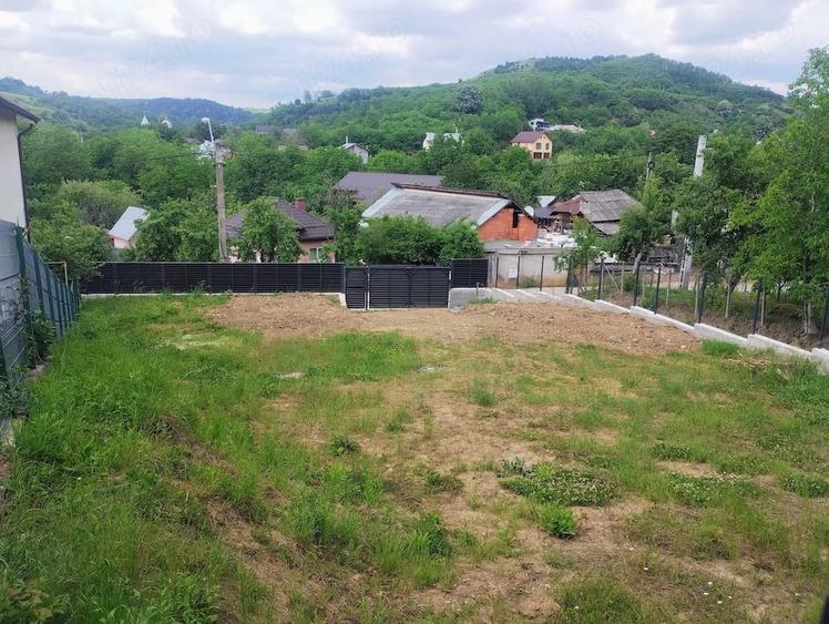 Teren ideal pentru casa cu priveli?te superba ?tefane?ti, Str. Berecheti (8 km de Pite?ti) - 1