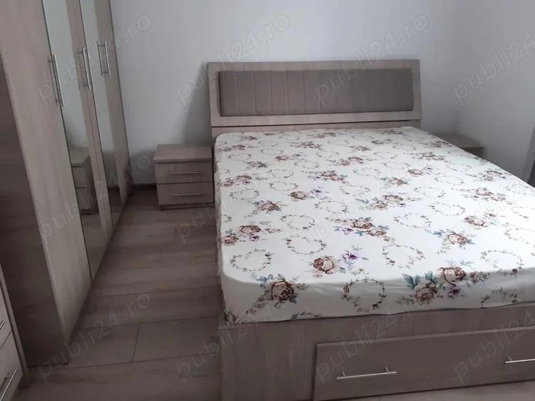 Apartament cu 3 camere decomandat în Merișani