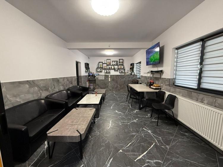 Casă cu 4 camere în Exterior Vest