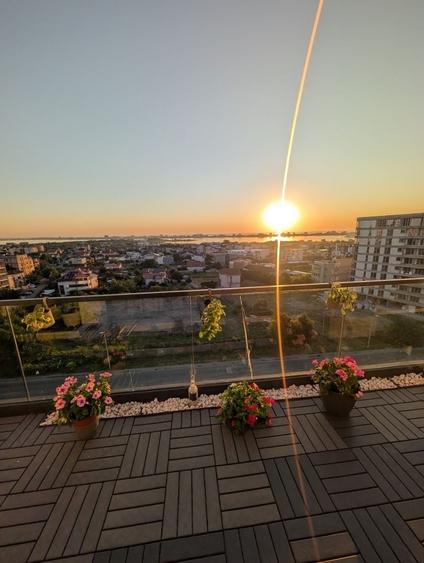 Apartament cu 3 camere semidecomandat în Palazu Mare