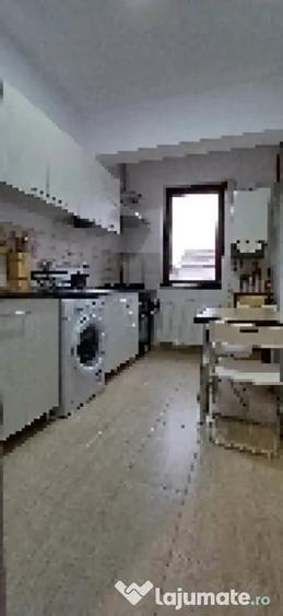 Apartament cu 2 camere semidecomandat în Fundeni
