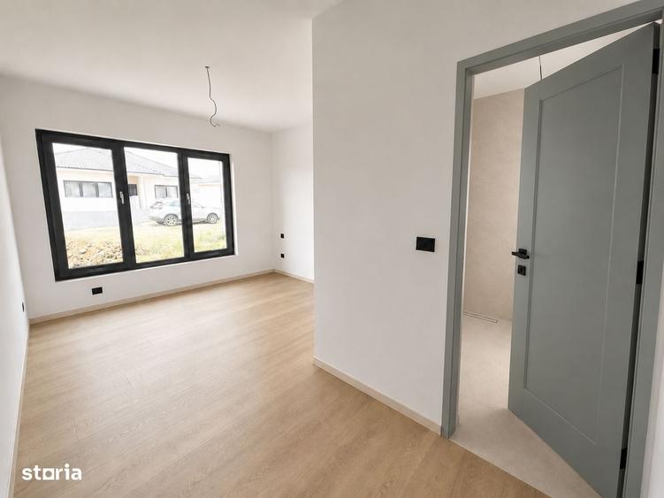 Casă cu 3 camere în Sântandrei