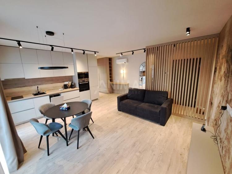 Apartament cu 2 camere semidecomandat, mobilat în Zorilor