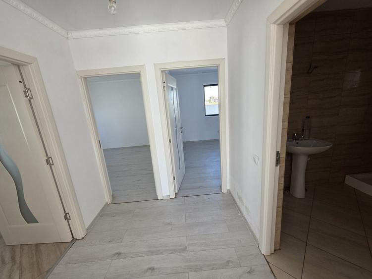 Casă cu 3 camere cu Teren 300 Mp în Central