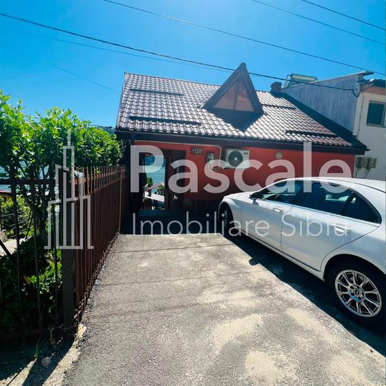Casă individuală cu 4 camere cu Piscina în Eșelnița
