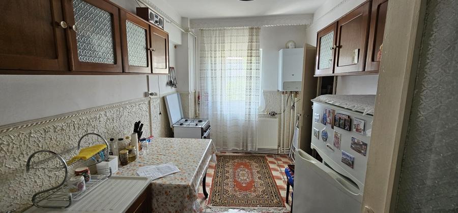 Apartament cu 2 camere decomandat, mobilat în Moinești