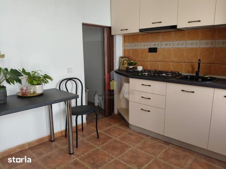 Casă cu 4 camere cu Teren 300 Mp în Central